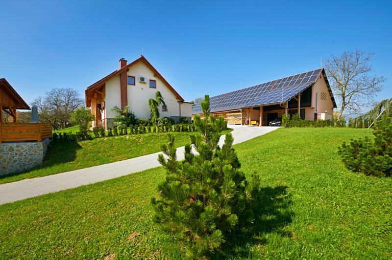 Farmhouse Lipoglav Loče pri Poljčanah Dış mekan fotoğraf